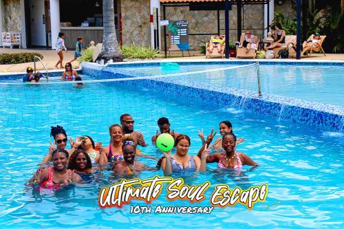 Rainy-Panama-pix-with-Logo-0025b