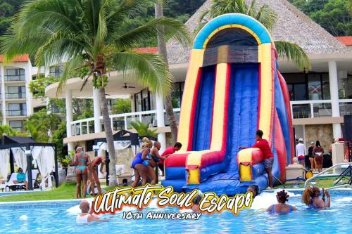 Rainy-Panama-pix-with-Logo-0350b